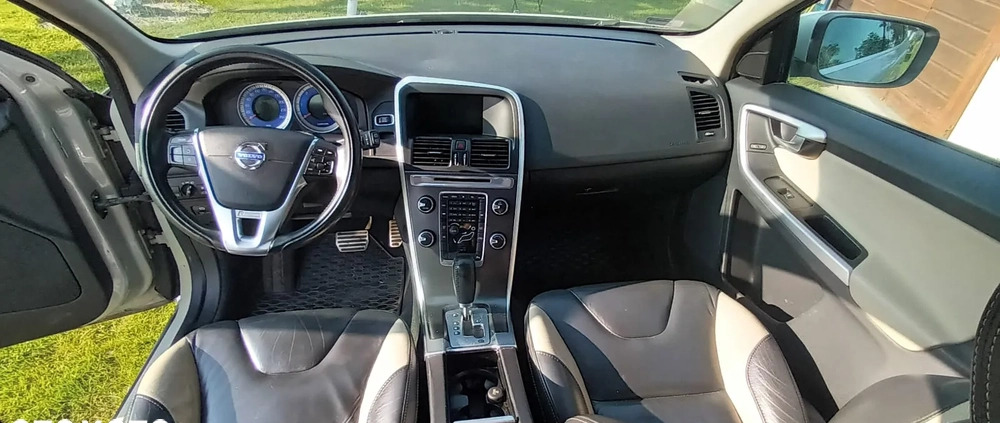 Volvo XC 60 cena 48500 przebieg: 270000, rok produkcji 2011 z Warta małe 106